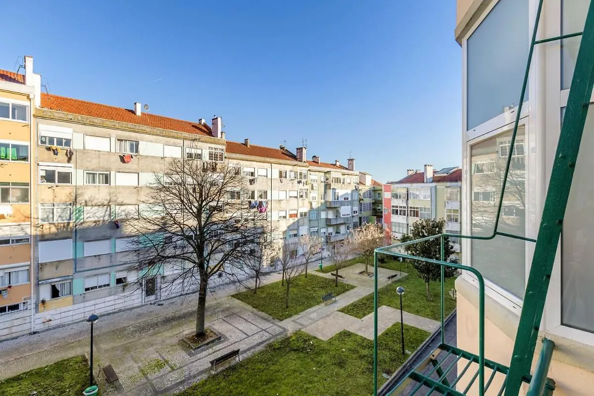 Amadora Flat 6 Apartment